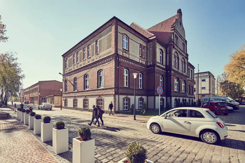 Budynek w którym siedzibę ma Wajsprych Studio znajduje się w poprzemysłowym kompleksie biurowym Invest Park Hajduki